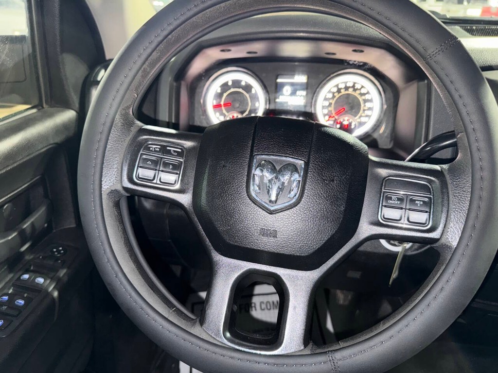 Ram 2500 Vehicle Full-screen Gallery Image 23