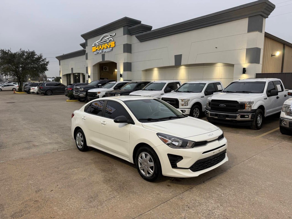 Kia Rio Vehicle Full-screen Gallery Image 02