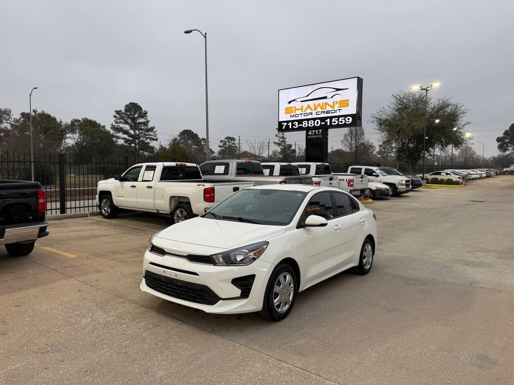 Kia Rio Vehicle Full-screen Gallery Image 03