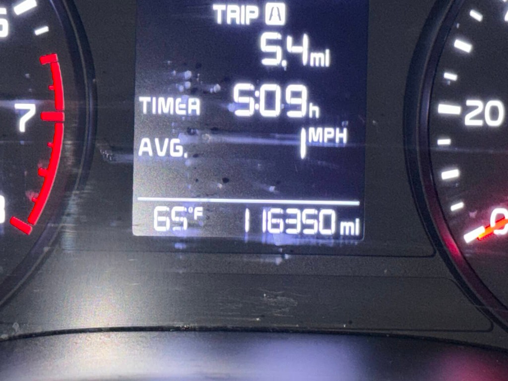 Kia Rio Vehicle Full-screen Gallery Image 31