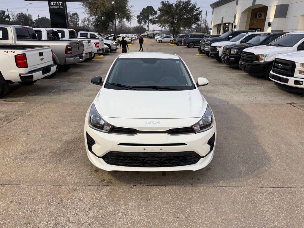 Kia Rio Vehicle Full-screen Gallery Image 37