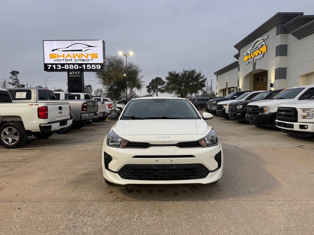 Kia Rio Vehicle Full-screen Gallery Image 38