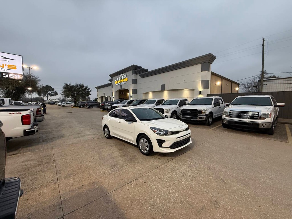 Kia Rio Vehicle Full-screen Gallery Image 41