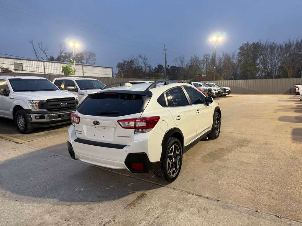 Subaru Crosstrek Vehicle Full-screen Gallery Image 05