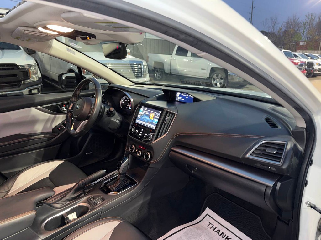 Subaru Crosstrek Vehicle Full-screen Gallery Image 09