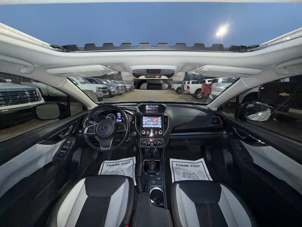 Subaru Crosstrek Vehicle Full-screen Gallery Image 18