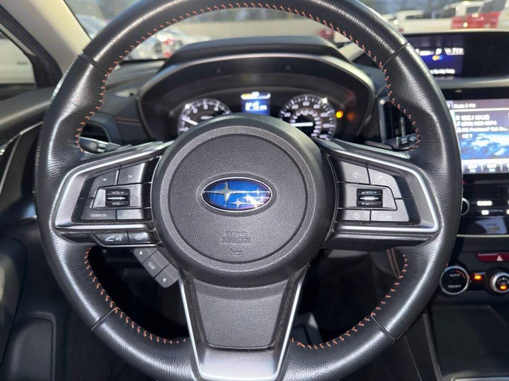 Subaru Crosstrek Vehicle Full-screen Gallery Image 23