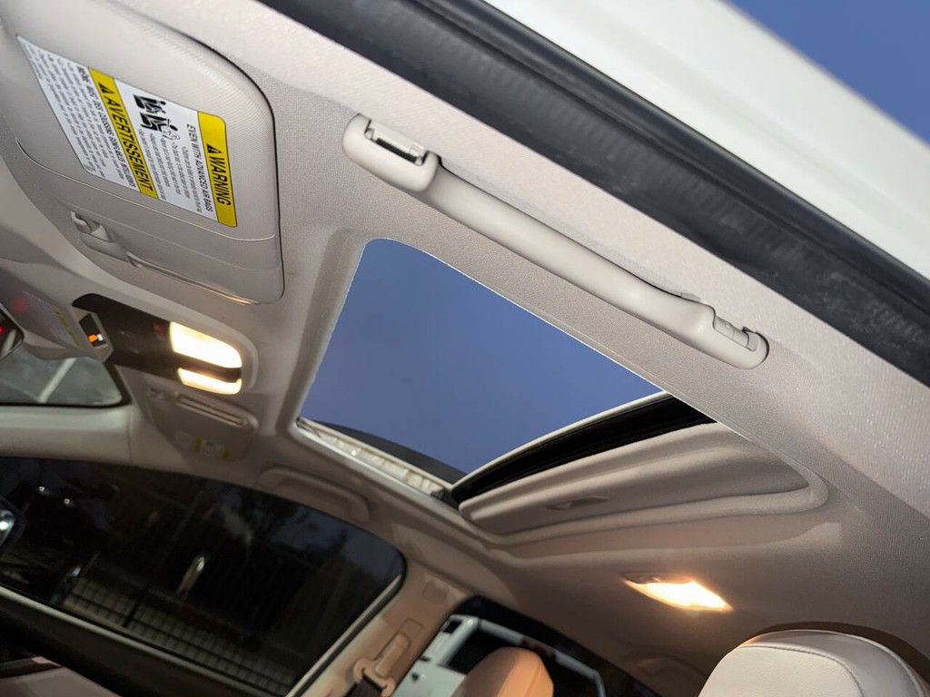 Subaru Crosstrek Vehicle Full-screen Gallery Image 31