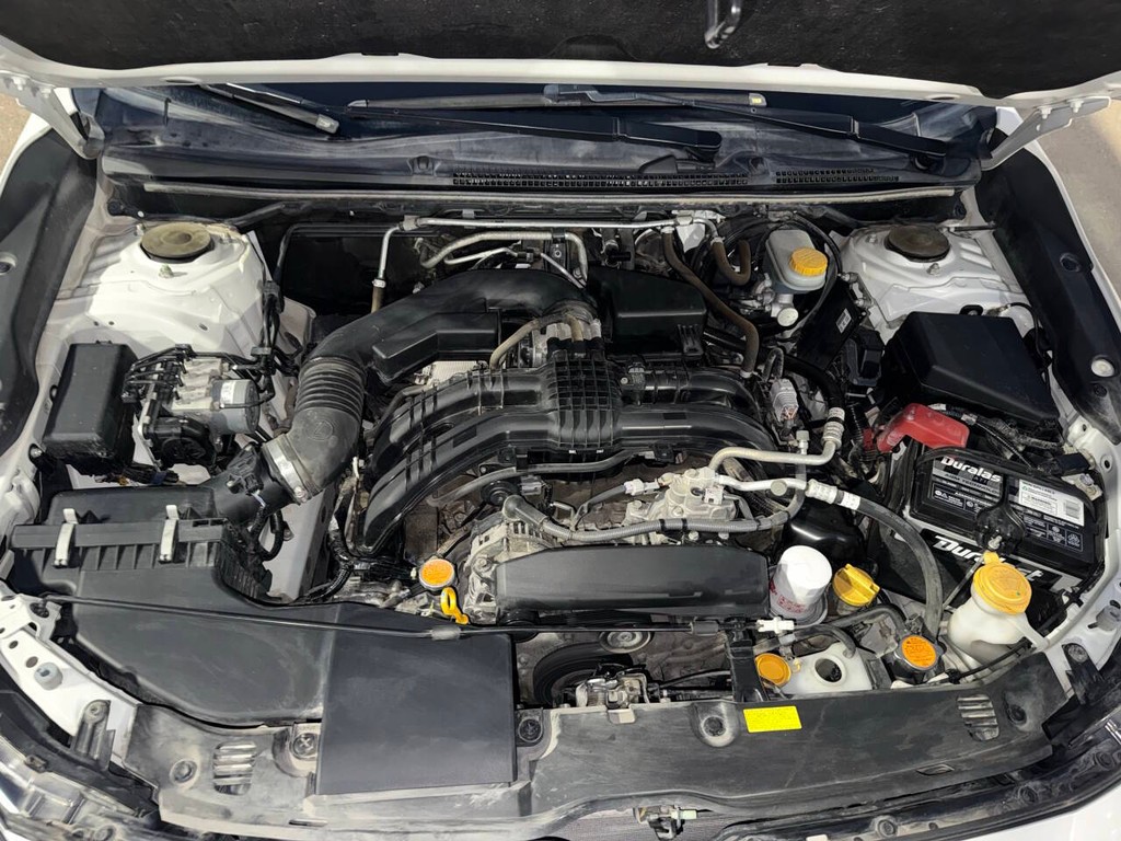 Subaru Crosstrek Vehicle Full-screen Gallery Image 35