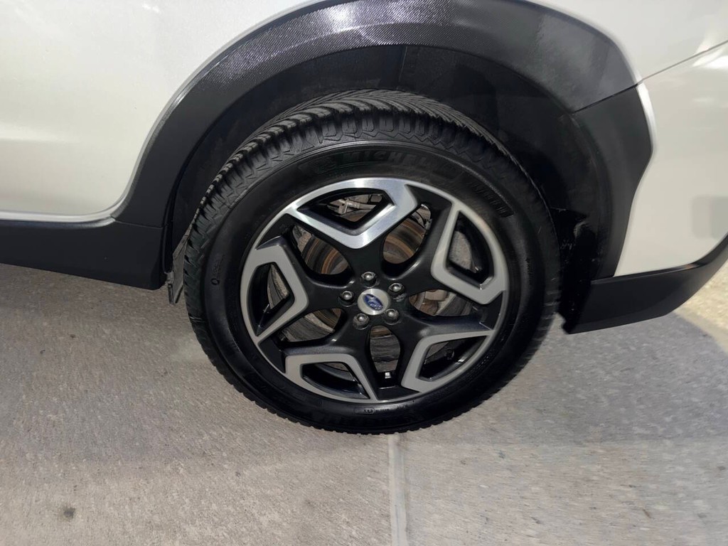 Subaru Crosstrek Vehicle Full-screen Gallery Image 36