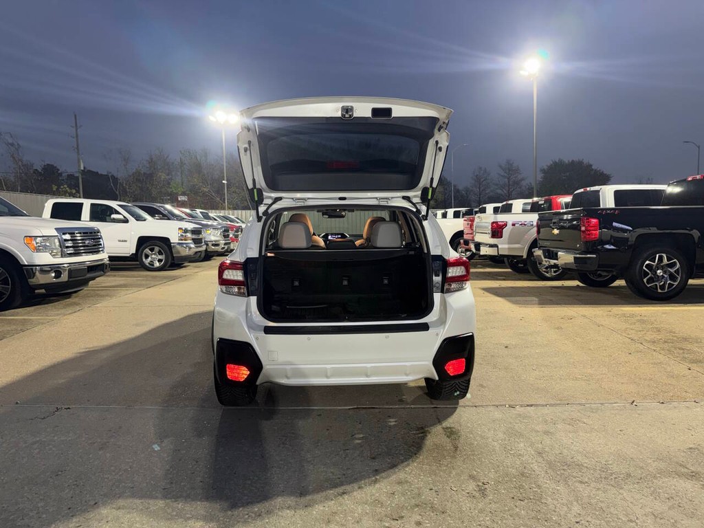 Subaru Crosstrek Vehicle Full-screen Gallery Image 37