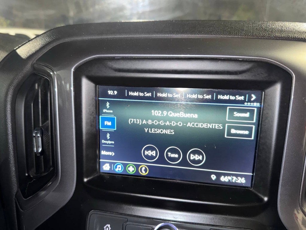 Chevrolet Silverado 1500 Vehicle Full-screen Gallery Image 18