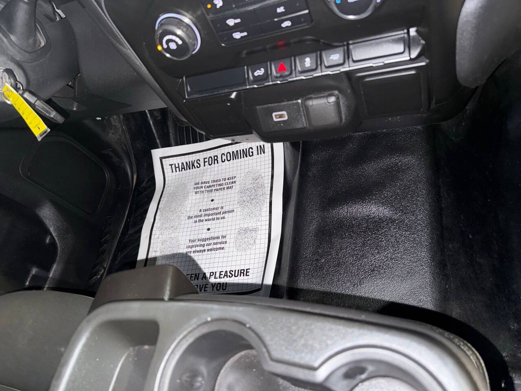 Chevrolet Silverado 1500 Vehicle Full-screen Gallery Image 21