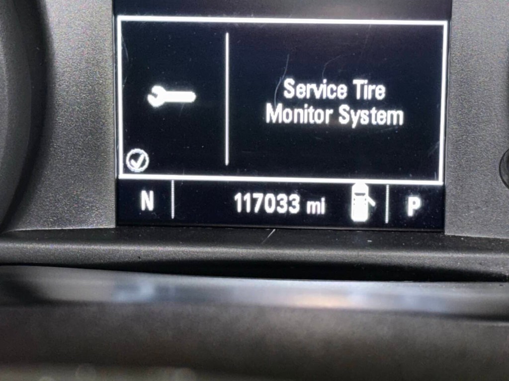 Chevrolet Silverado 1500 Vehicle Full-screen Gallery Image 24