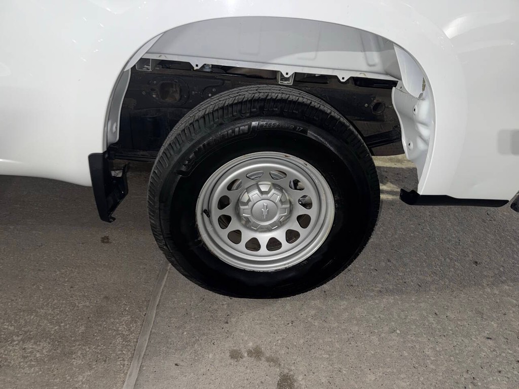 Chevrolet Silverado 1500 Vehicle Full-screen Gallery Image 27