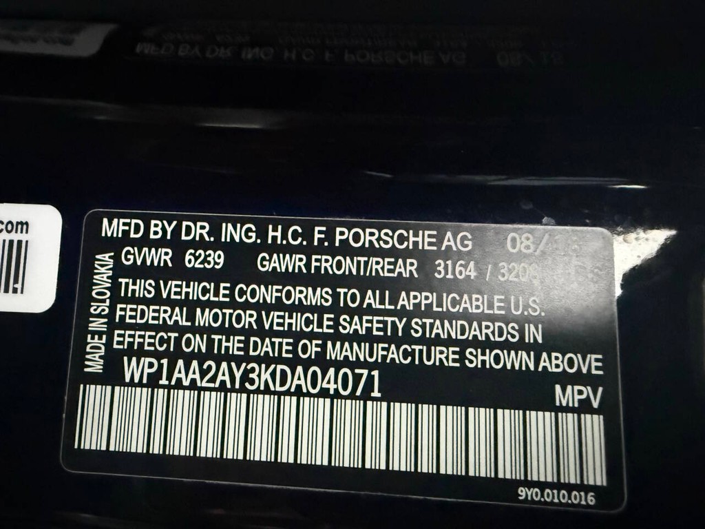 Porsche Cayenne Vehicle Full-screen Gallery Image 35