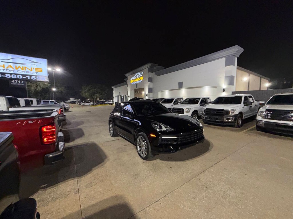 Porsche Cayenne Vehicle Full-screen Gallery Image 45