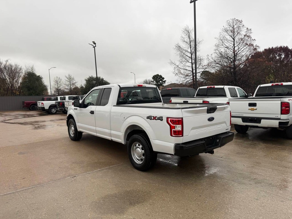 Ford F-150 Vehicle Full-screen Gallery Image 04