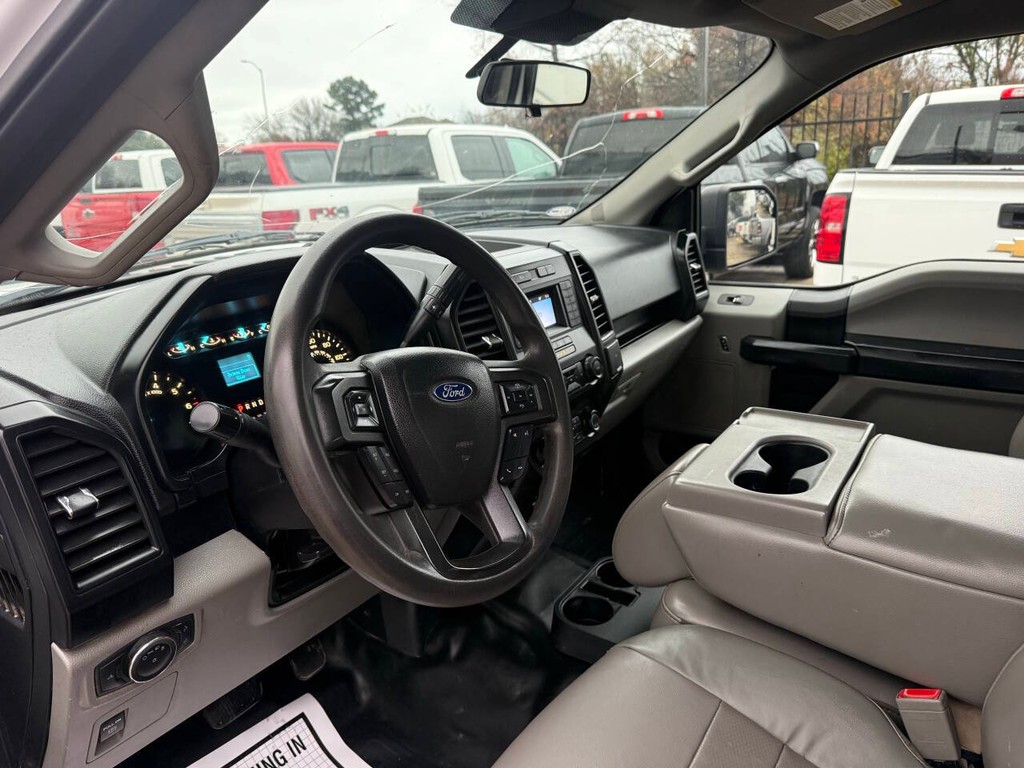 Ford F-150 Vehicle Full-screen Gallery Image 06