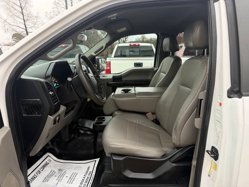 Ford F-150 Vehicle Full-screen Gallery Image 07