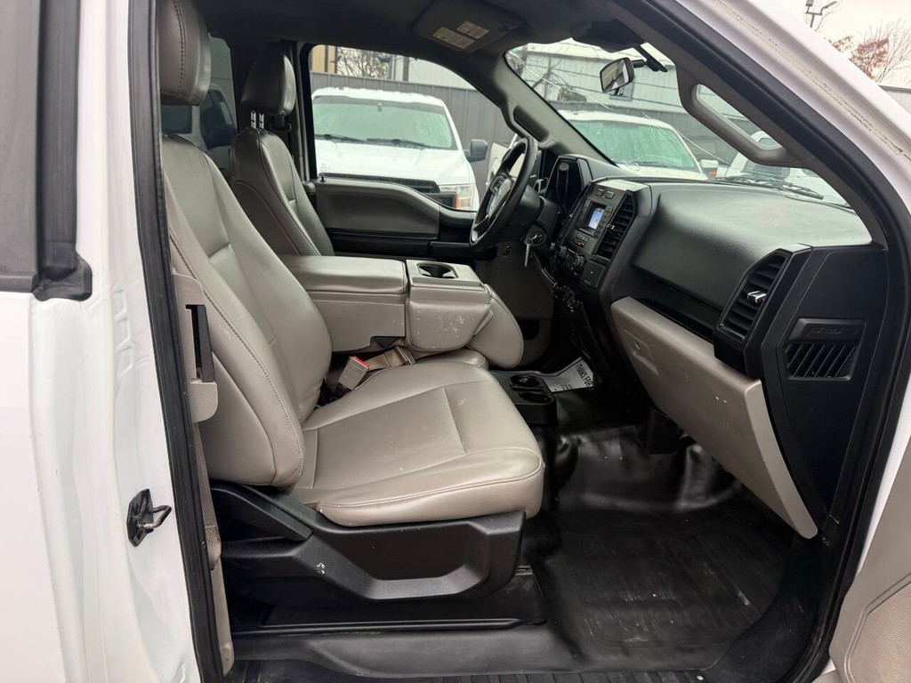 Ford F-150 Vehicle Full-screen Gallery Image 10