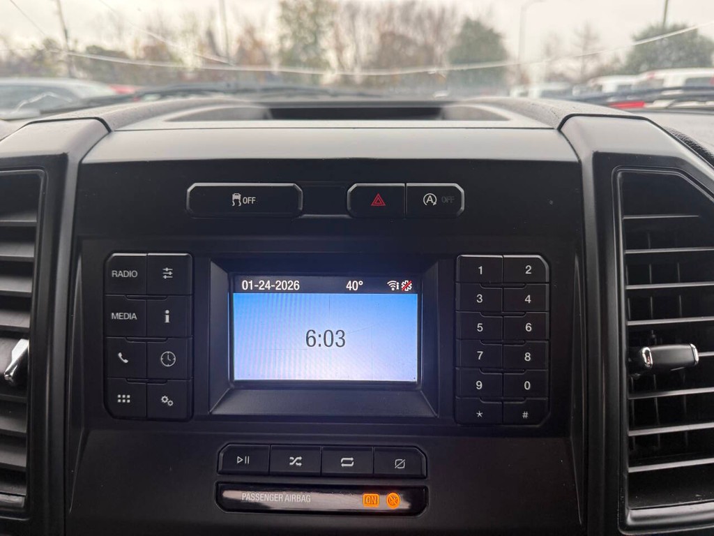 Ford F-150 Vehicle Full-screen Gallery Image 22