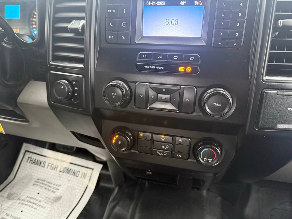 Ford F-150 Vehicle Full-screen Gallery Image 23