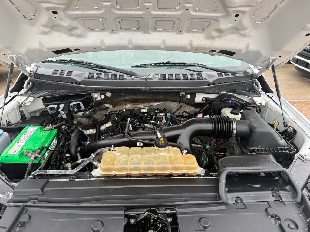 Ford F-150 Vehicle Full-screen Gallery Image 32