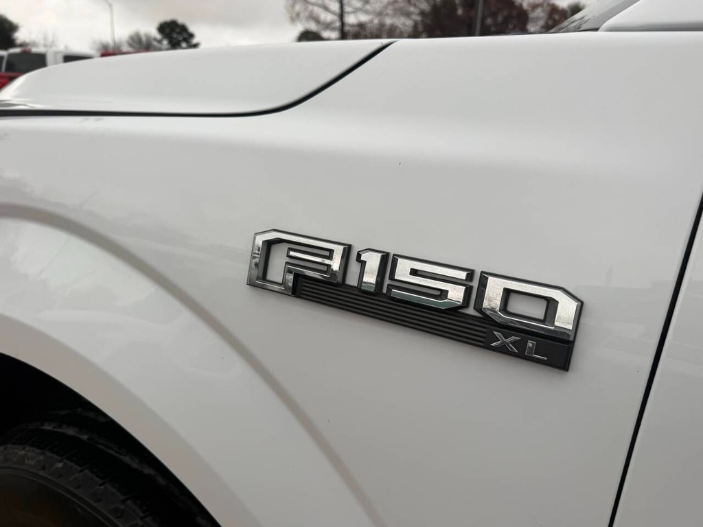 Ford F-150 Vehicle Full-screen Gallery Image 34