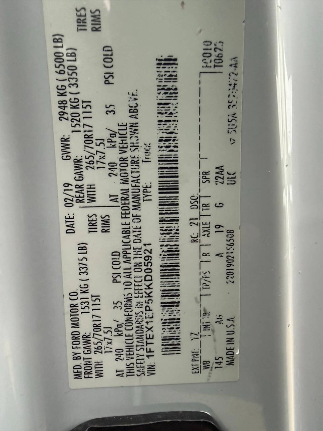 Ford F-150 Vehicle Full-screen Gallery Image 31