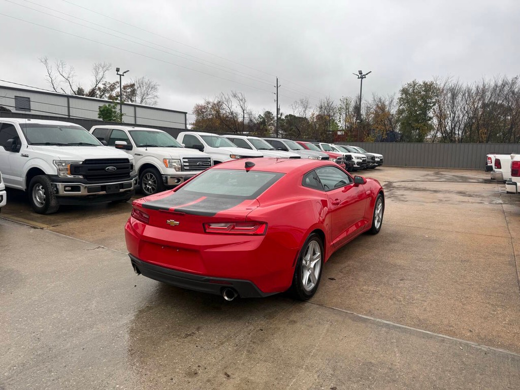 Chevrolet Camaro Vehicle Full-screen Gallery Image 05