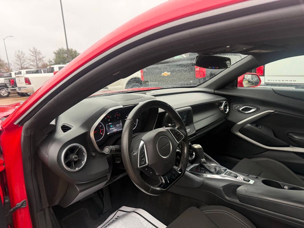 Chevrolet Camaro Vehicle Full-screen Gallery Image 06