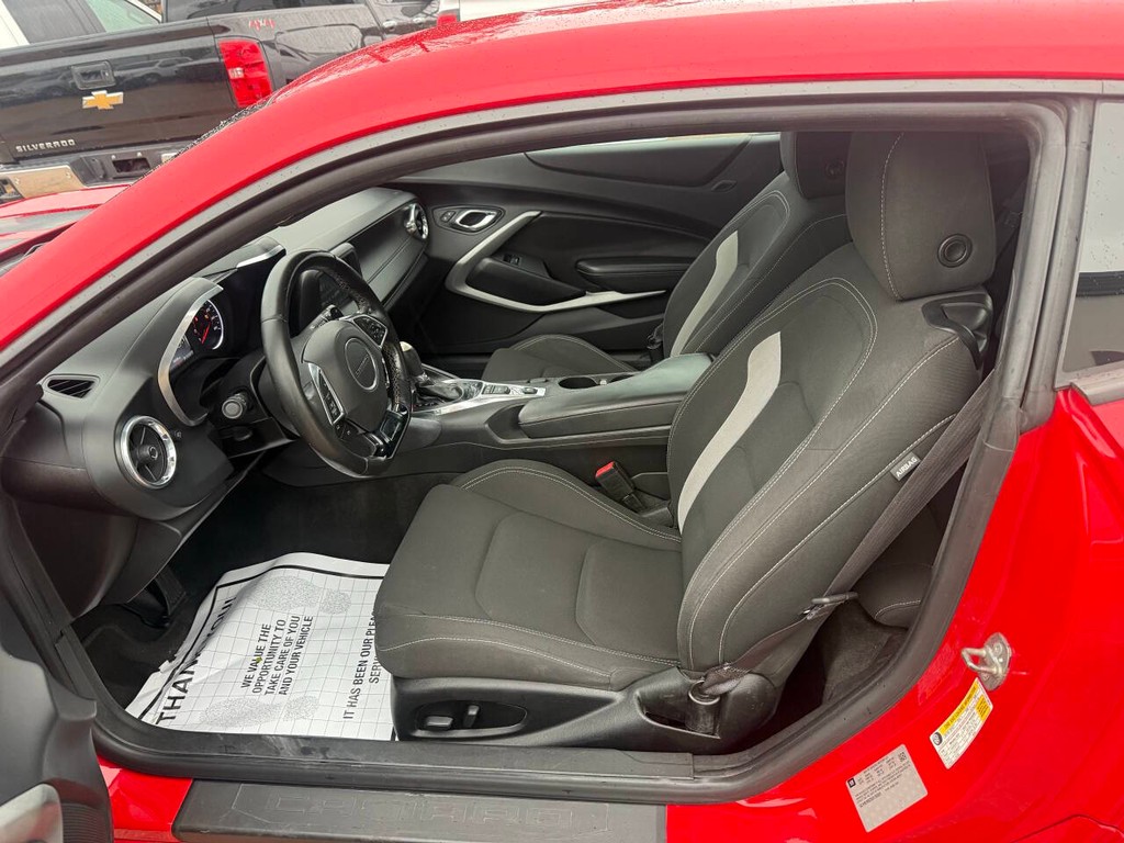 Chevrolet Camaro Vehicle Full-screen Gallery Image 07