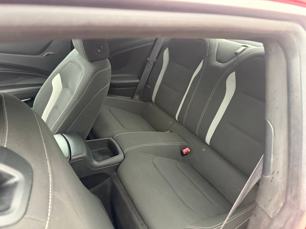 Chevrolet Camaro Vehicle Full-screen Gallery Image 08