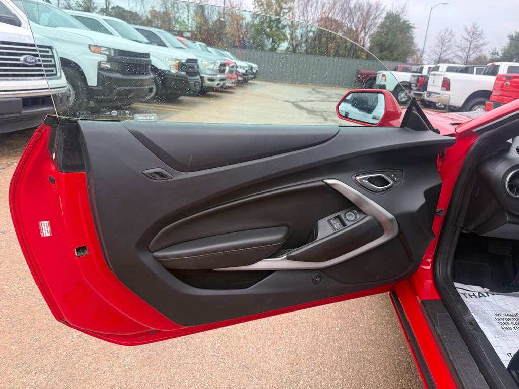 Chevrolet Camaro Vehicle Full-screen Gallery Image 09