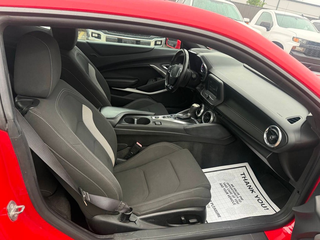 Chevrolet Camaro Vehicle Full-screen Gallery Image 11