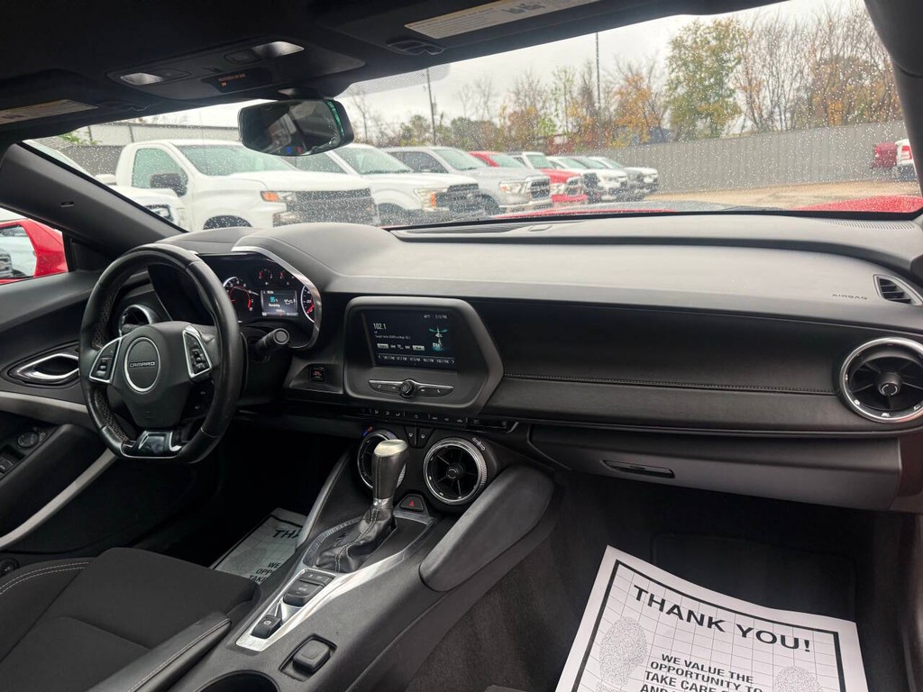 Chevrolet Camaro Vehicle Full-screen Gallery Image 14