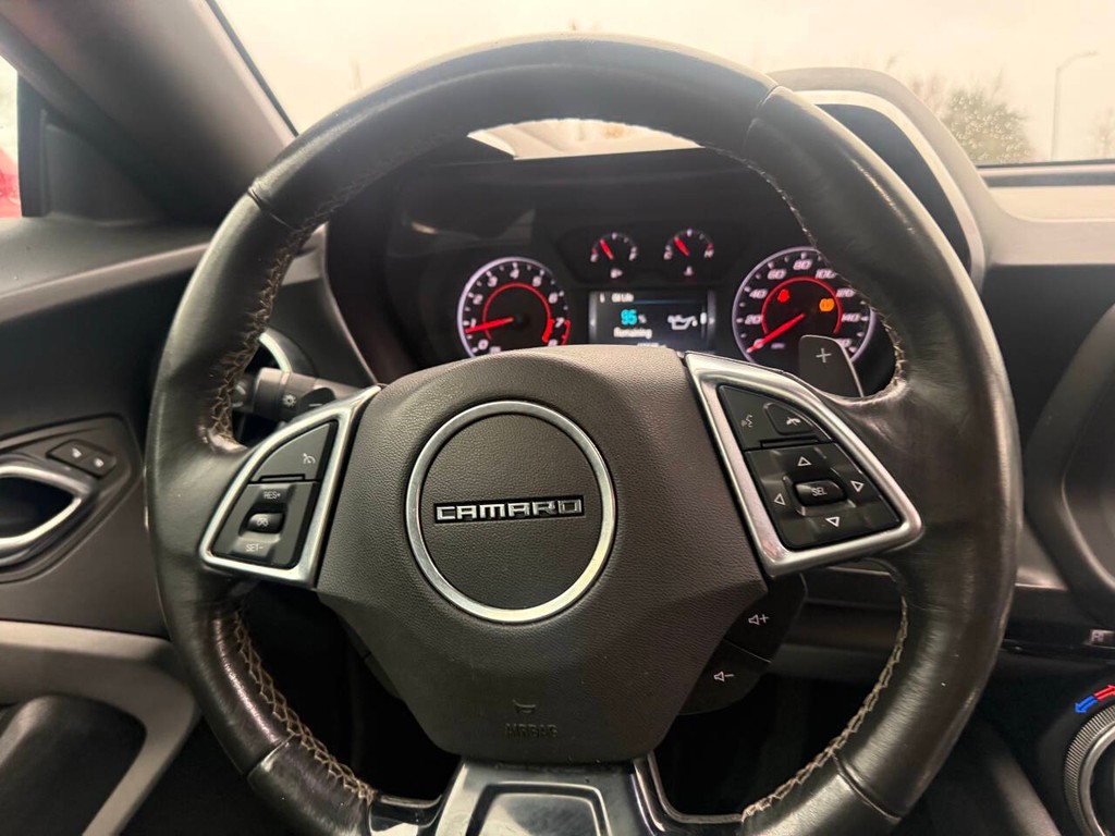 Chevrolet Camaro Vehicle Full-screen Gallery Image 18