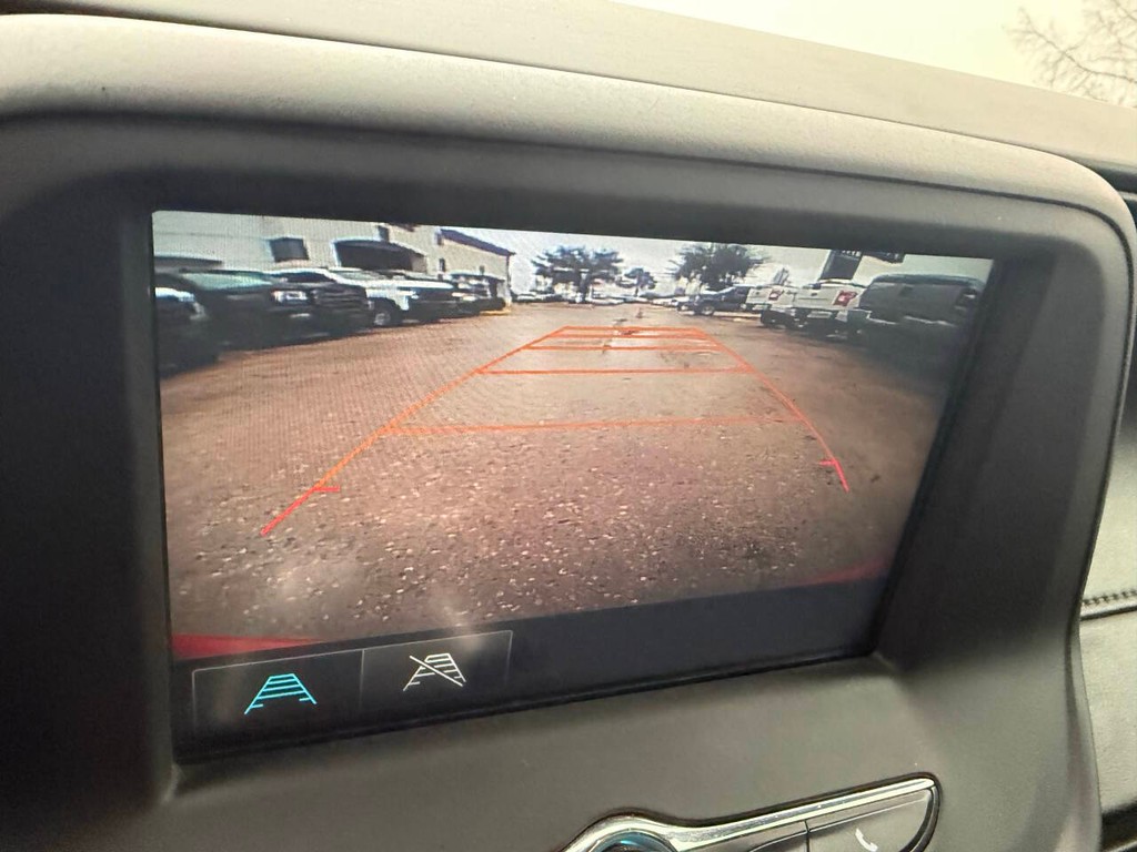 Chevrolet Camaro Vehicle Full-screen Gallery Image 21