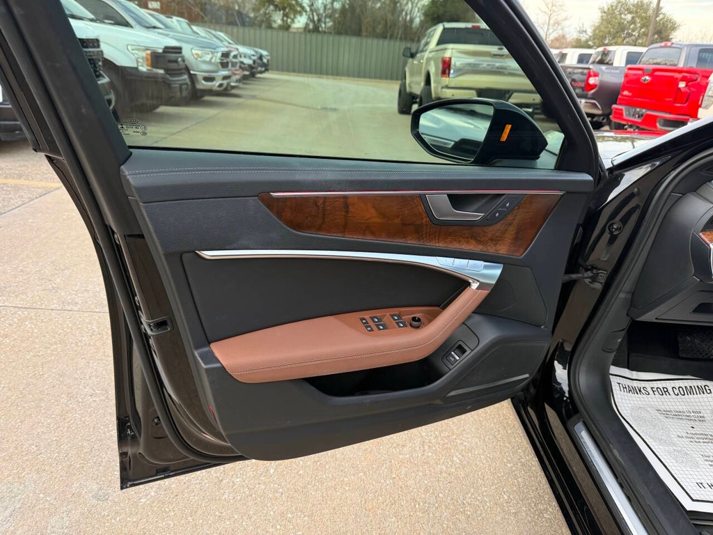 Audi A6 Sedan Vehicle Full-screen Gallery Image 07