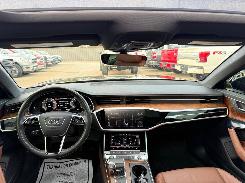 Audi A6 Sedan Vehicle Full-screen Gallery Image 17