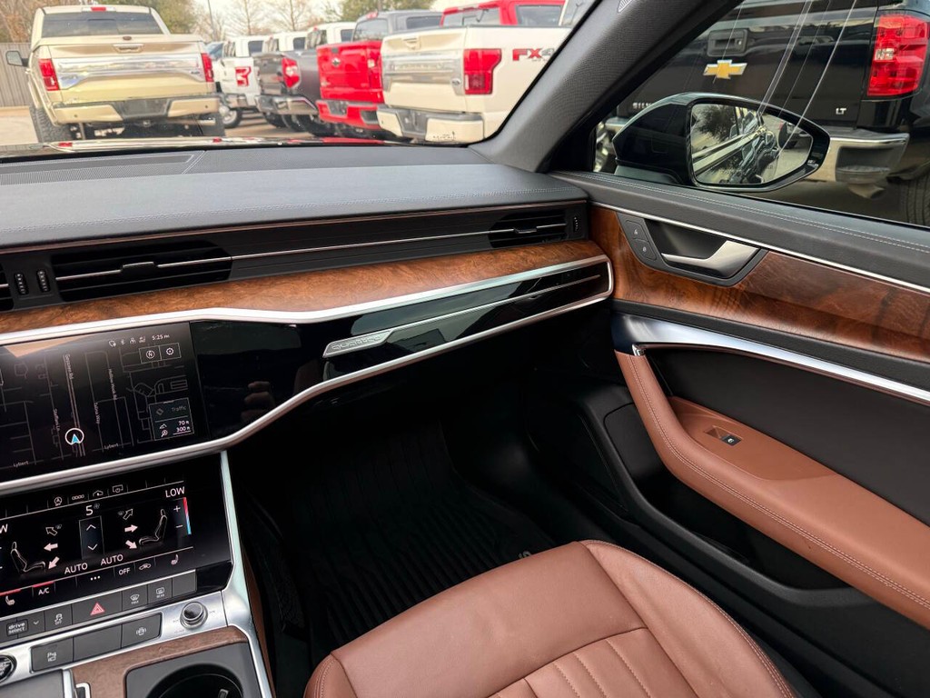 Audi A6 Sedan Vehicle Full-screen Gallery Image 20