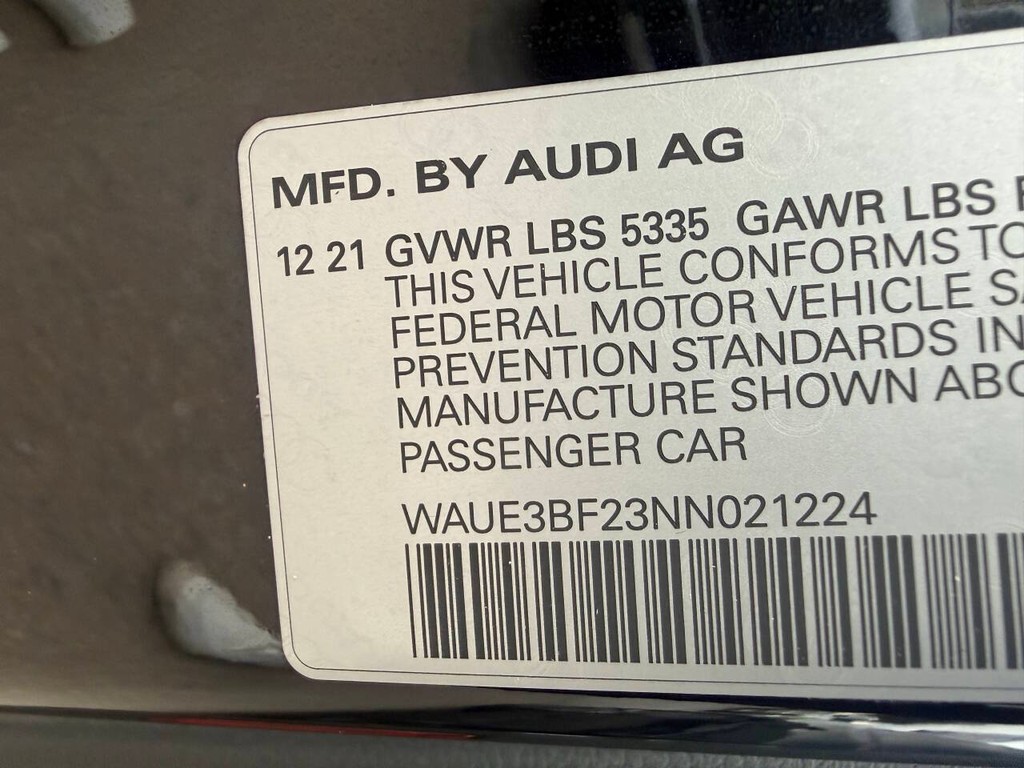 Audi A6 Sedan Vehicle Full-screen Gallery Image 38