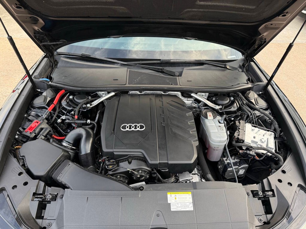 Audi A6 Sedan Vehicle Full-screen Gallery Image 39