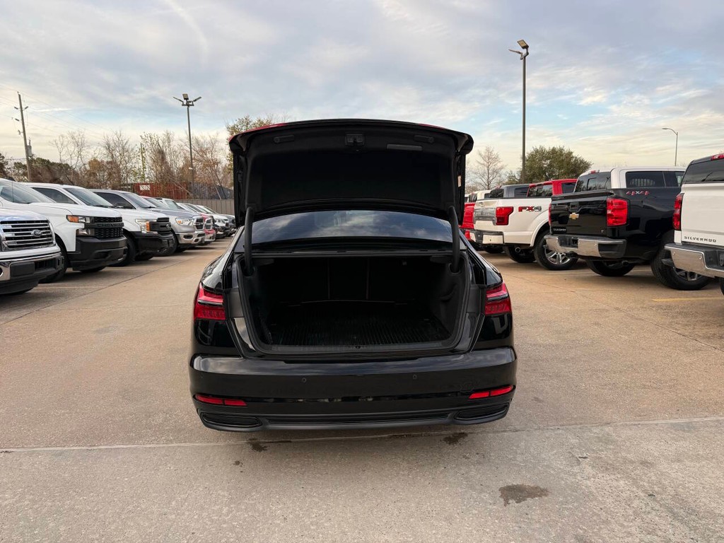 Audi A6 Sedan Vehicle Full-screen Gallery Image 42