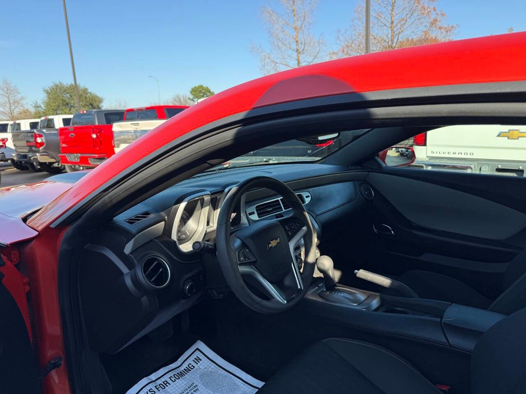 Chevrolet Camaro Vehicle Full-screen Gallery Image 06