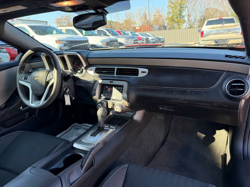 Chevrolet Camaro Vehicle Full-screen Gallery Image 14