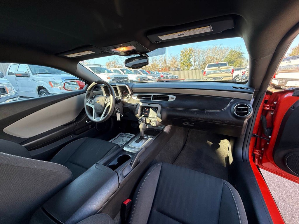 Chevrolet Camaro Vehicle Full-screen Gallery Image 15