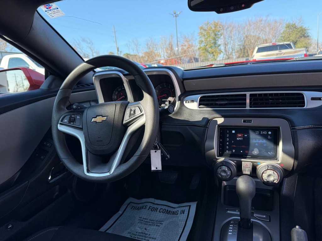 Chevrolet Camaro Vehicle Full-screen Gallery Image 16