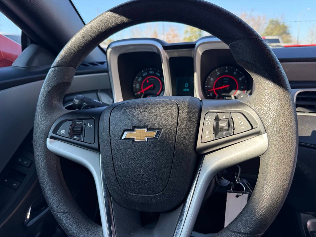 Chevrolet Camaro Vehicle Full-screen Gallery Image 18